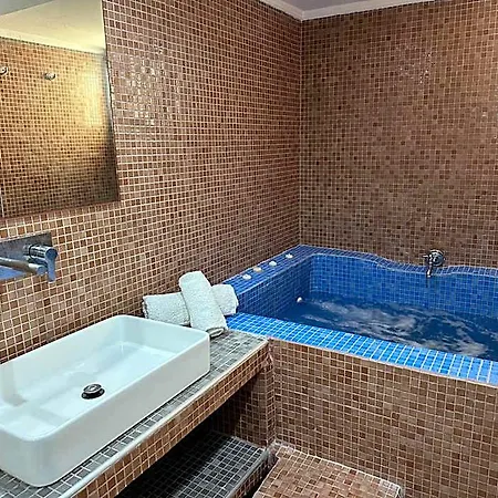 Otel Lucia 4*